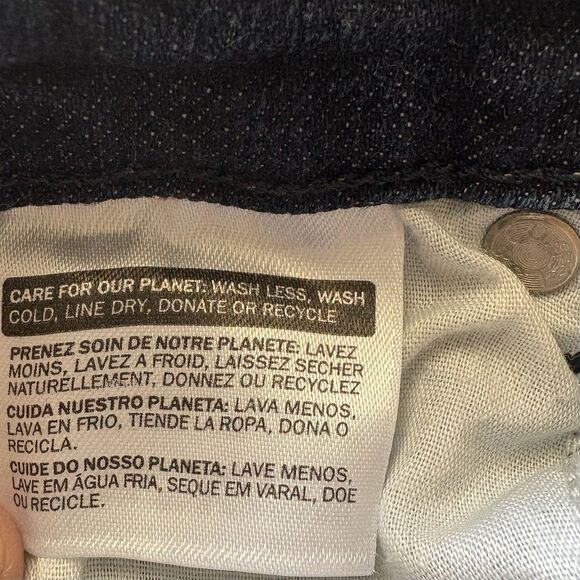 Levi Capri jeans Womens 8 Blue Dk Wash Demi Curve Classic Rise Embroidery Pocket - Picture 4 of 12